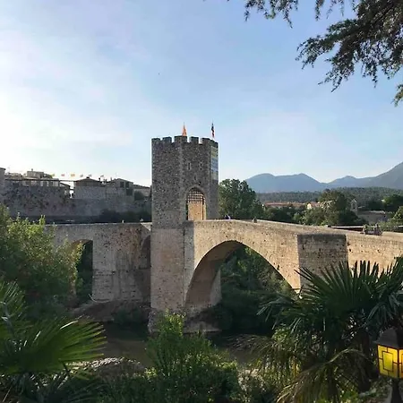 Acojedor Con Jardín En La Garrotxa